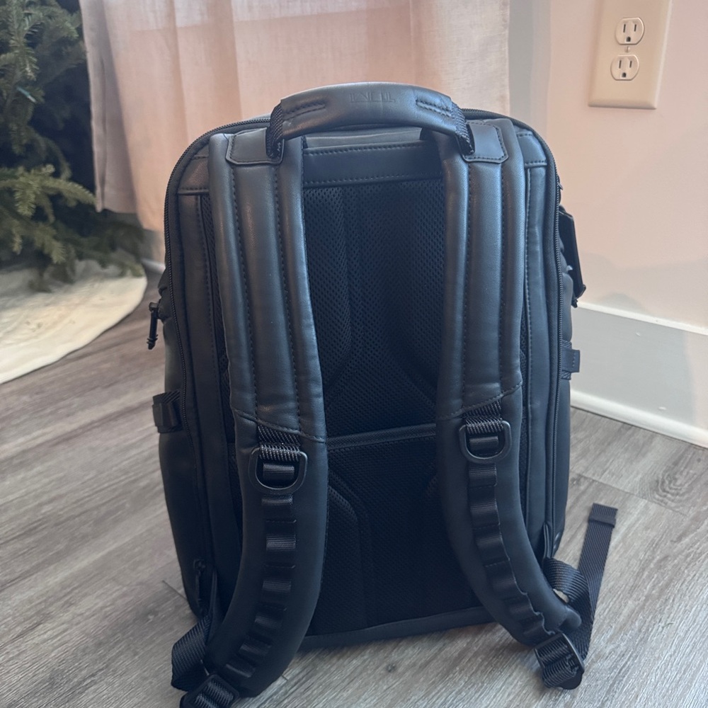 Authentic TUMI Alpha Search Leather Backpack - image 4